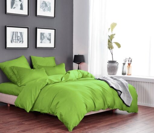 Однотонное постельное белье салатового цвета сатин фото