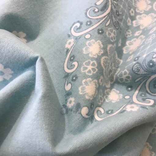 Ткань фланель Вензель на голубом 240 см фото 3