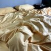 Постельное белье из сатина золотого цвета